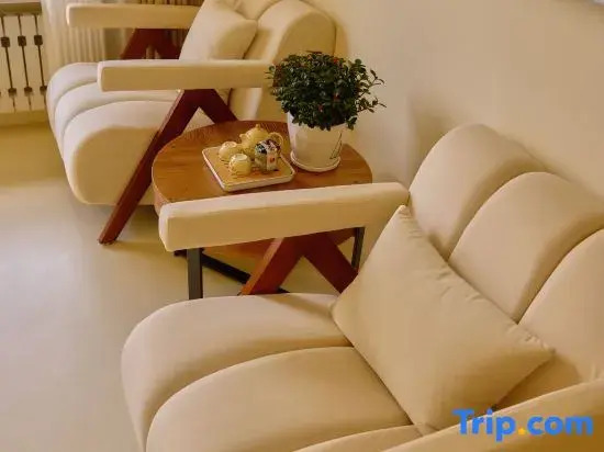 Heshige Grassland Art Boutique B&B