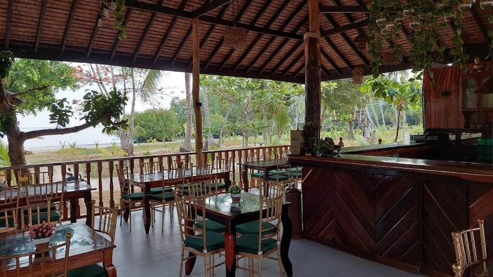La Tranquilidad Twin Beach Resort