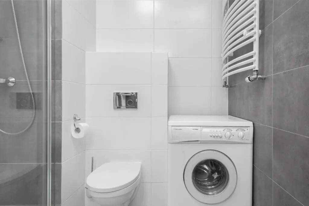 Warsaw Apartment Obozowa by Renters
