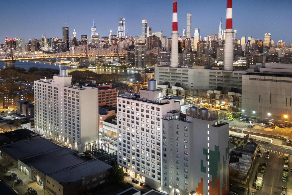DoubleTree by Hilton Long Island City, NY