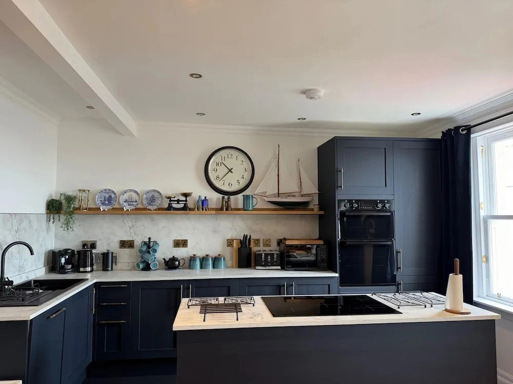 Sea View 4-bed Townhouse, Sleeps 7 in Anstruther
