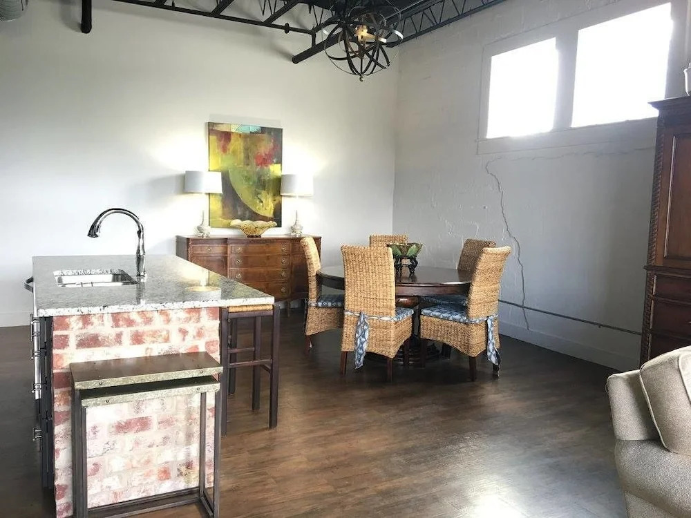 The Lofts at 517