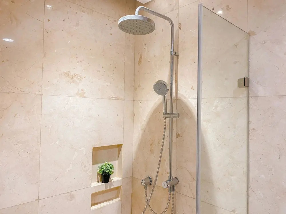 Fully Furnished And Elegant 2Br At Apartment Capitol Suites