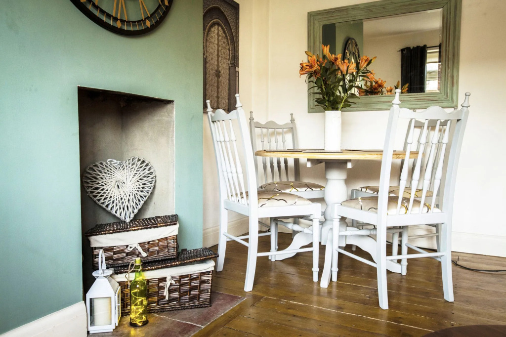 Stunning Central Richmond with garden