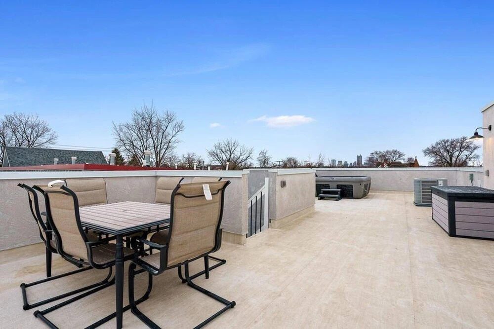 Rooftop Hot Tub - 9 Bed Luxury w Free Parking