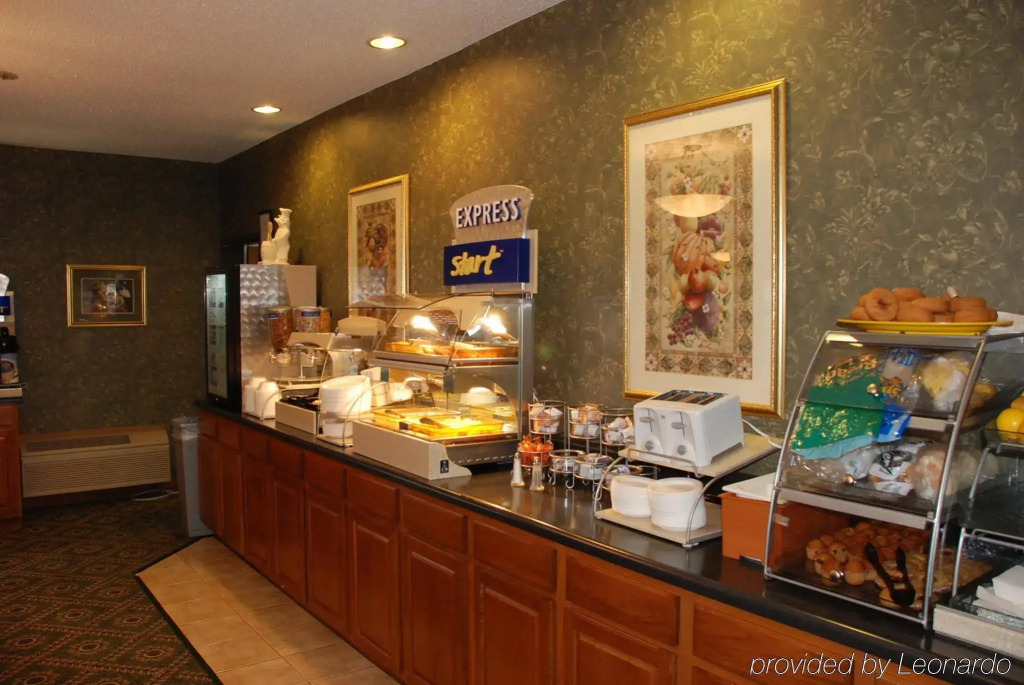 Holiday Inn Express Hotel & Suites Bloomington-Normal University Area by IHG