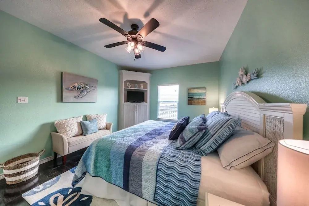 Coastal Cajun Getaway On The Beach! 3 Bedroom Home by Redawning