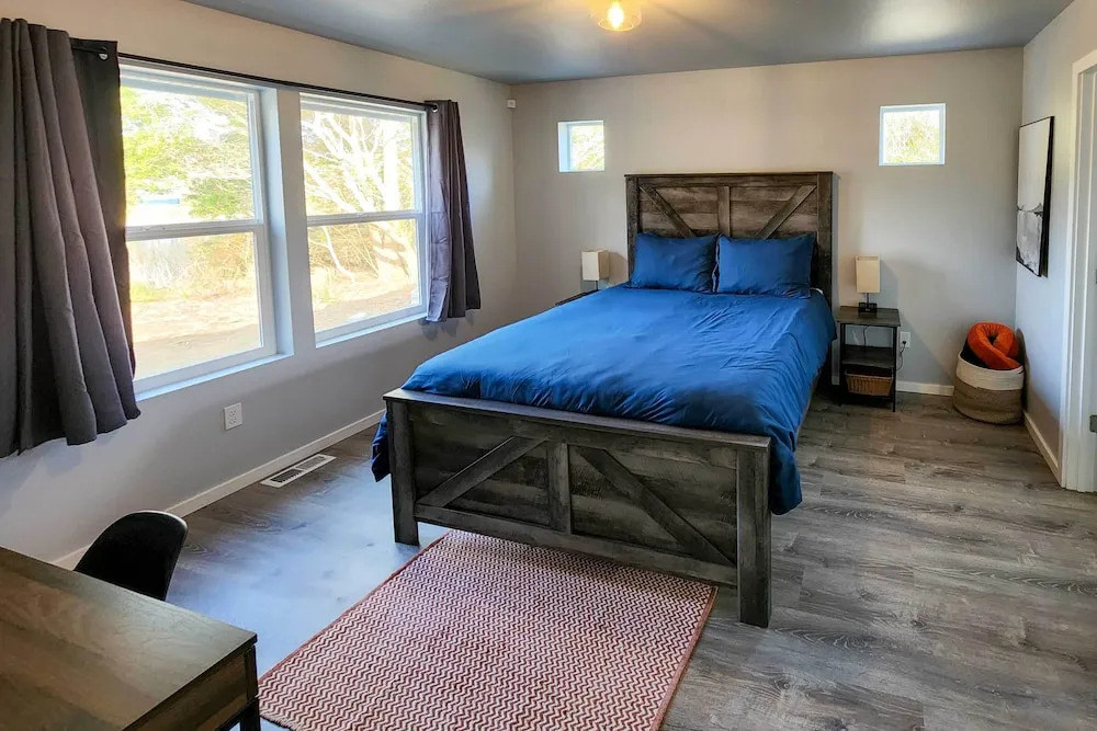 Dog-friendly Retreat w/ Dock & Waterfront Views