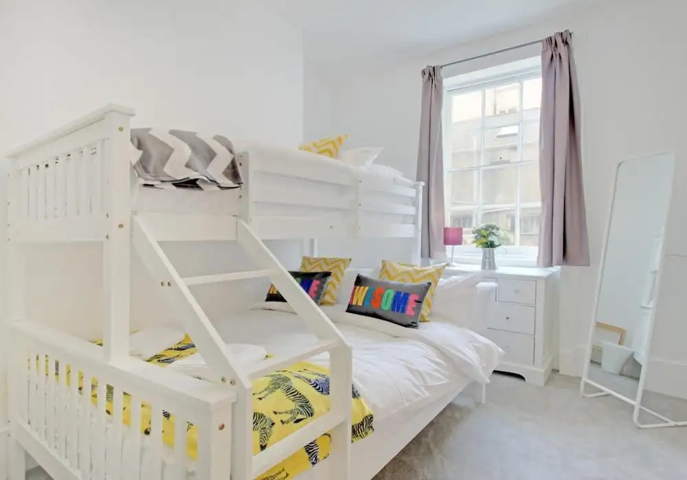 Beside the Seaside Apartment - Sleeps 2 to 4 Guests - Fast Wifi