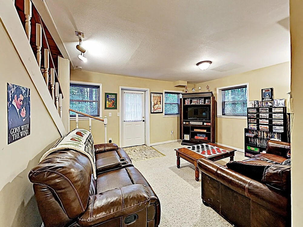 New Listing! Mountain Laurel Lodge W/ Hot Tub 5 Bedroom Home