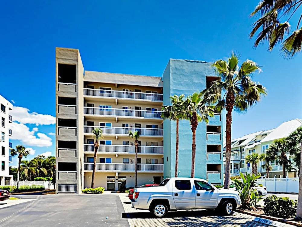 Fresh Beachy Vibe Condo Unit 204 2 Bedrooms 2 Bathrooms Condo