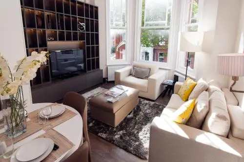 Kensington Garden View Apartment