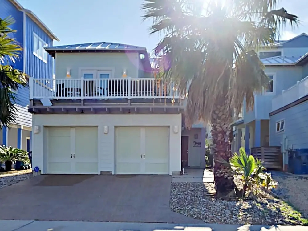 Banyan Beach House - Three Bedroom House