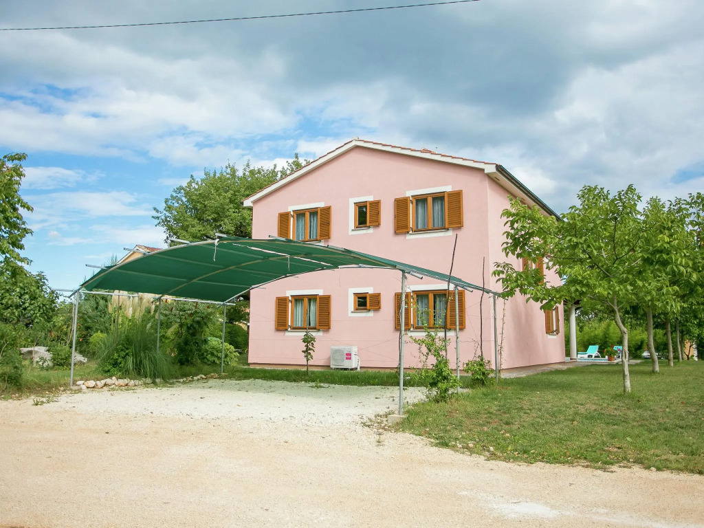 Holiday house with pool, gym and sauna for 8 people,  25 km from Rovinj