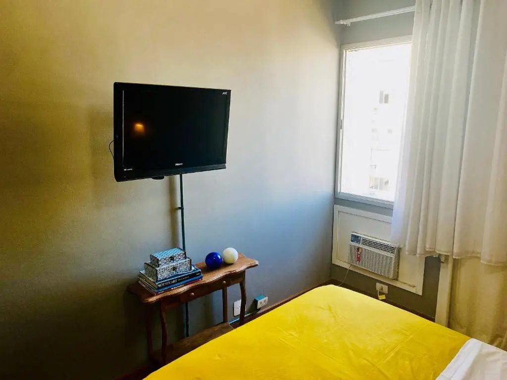Leblon Flat 2 quartos varanda vista mar, piscina, sauna, e garagem WIFI 500M