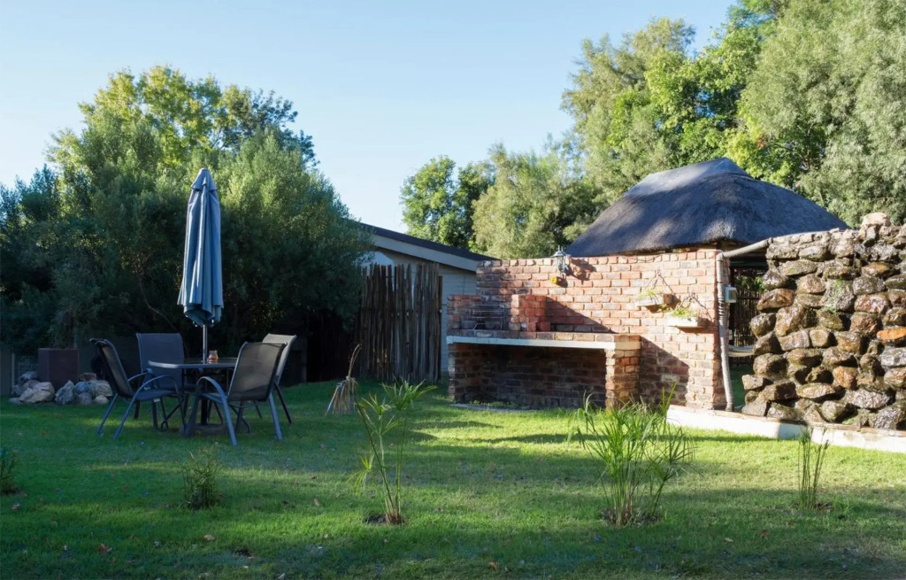 Riverbush Lodge Guesthouse