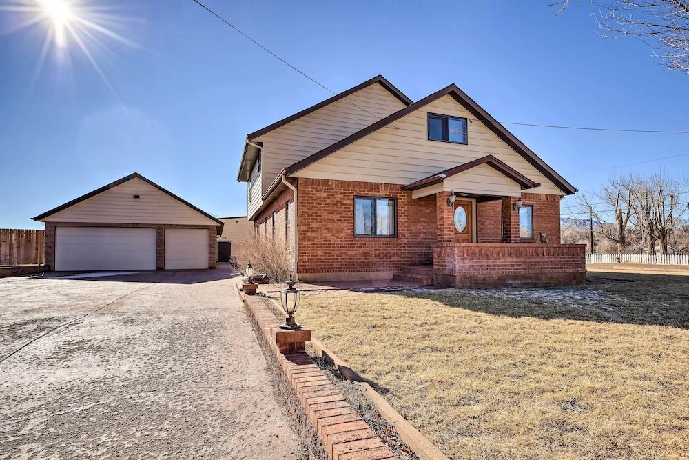 Welcoming Cañon City Abode - Walk to River!