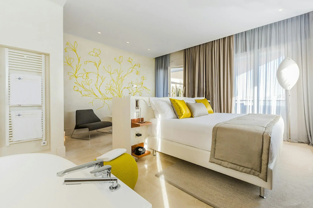 Отель Le Petit Nice Passedat - Relais & Châteaux