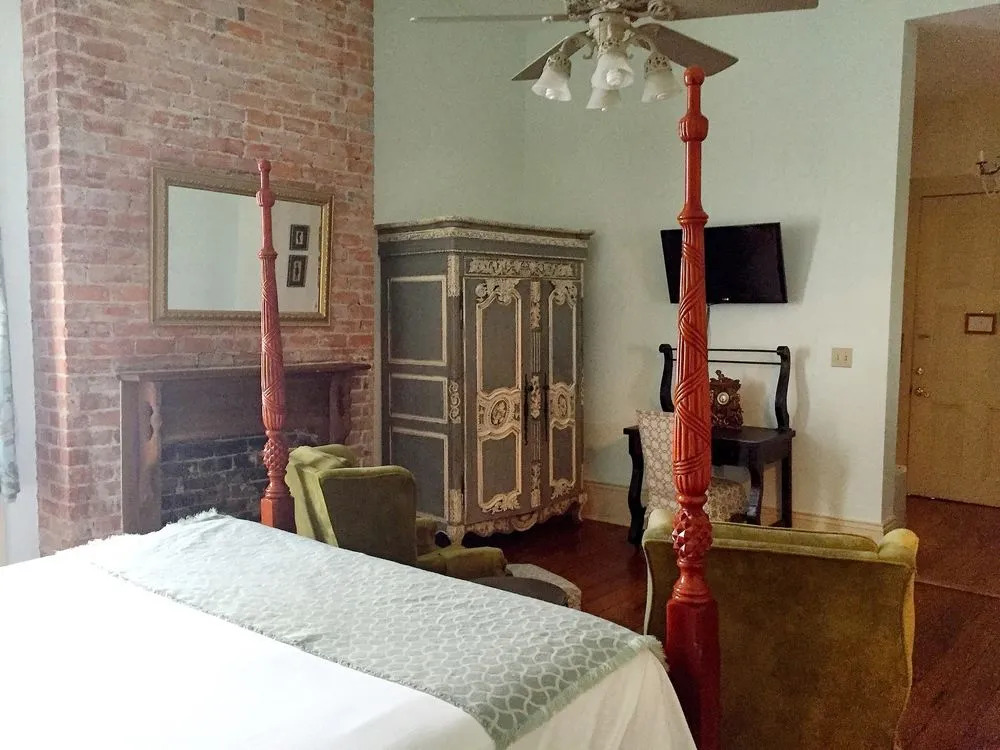 Creole Gardens Guesthouse and Inn