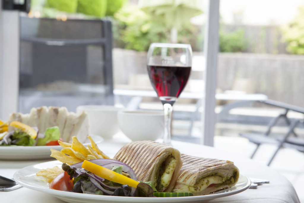 Melville Hall Hotel And Utopia Spa