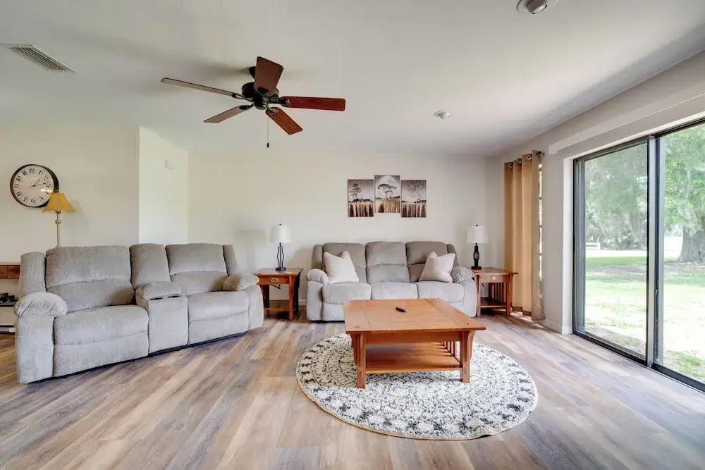 Walk to Lake: Geataway w/ Yard in Inverness