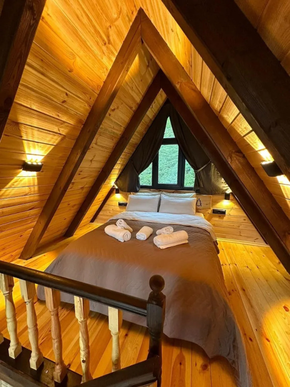 Eloi Suit Bungalov