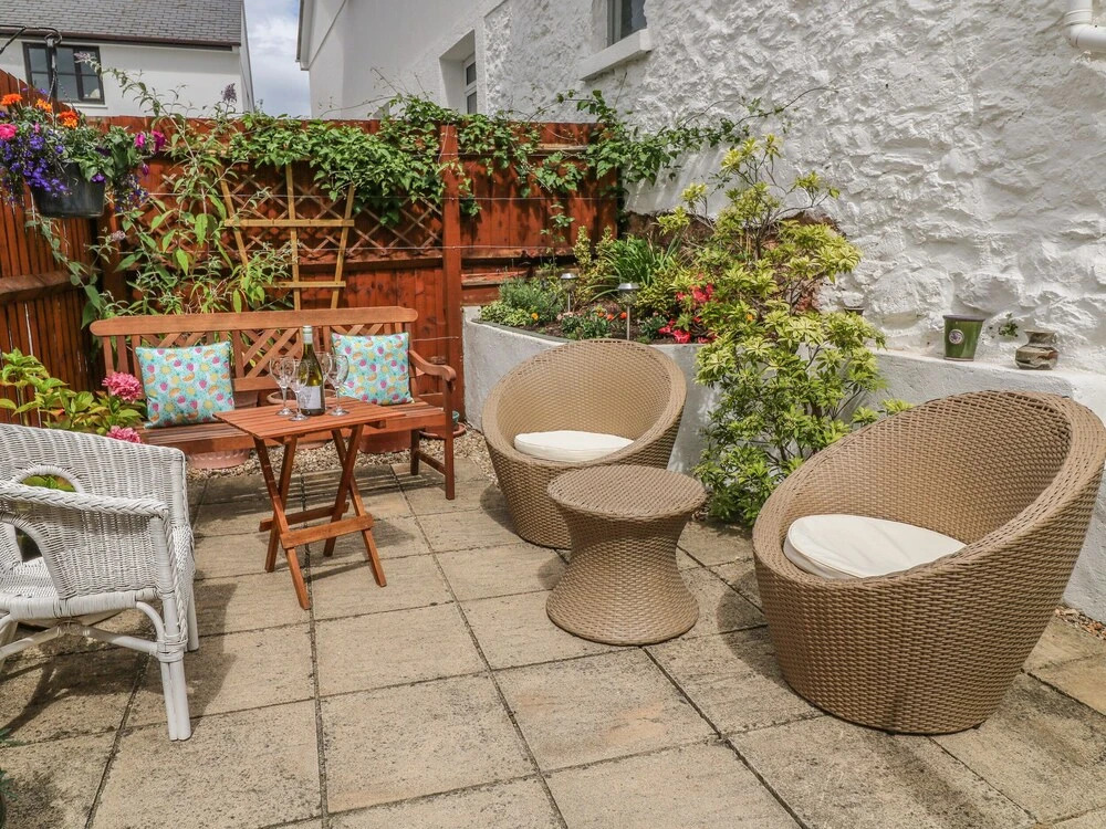 5 Rose Hill Close