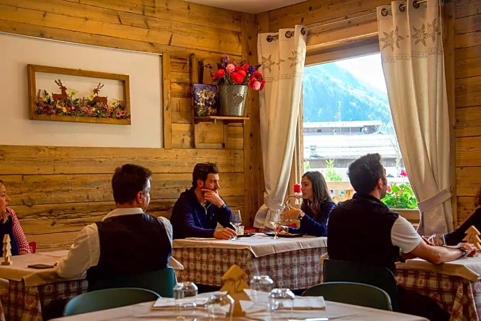 Alpen Chalet - Charme Mountain Hotel