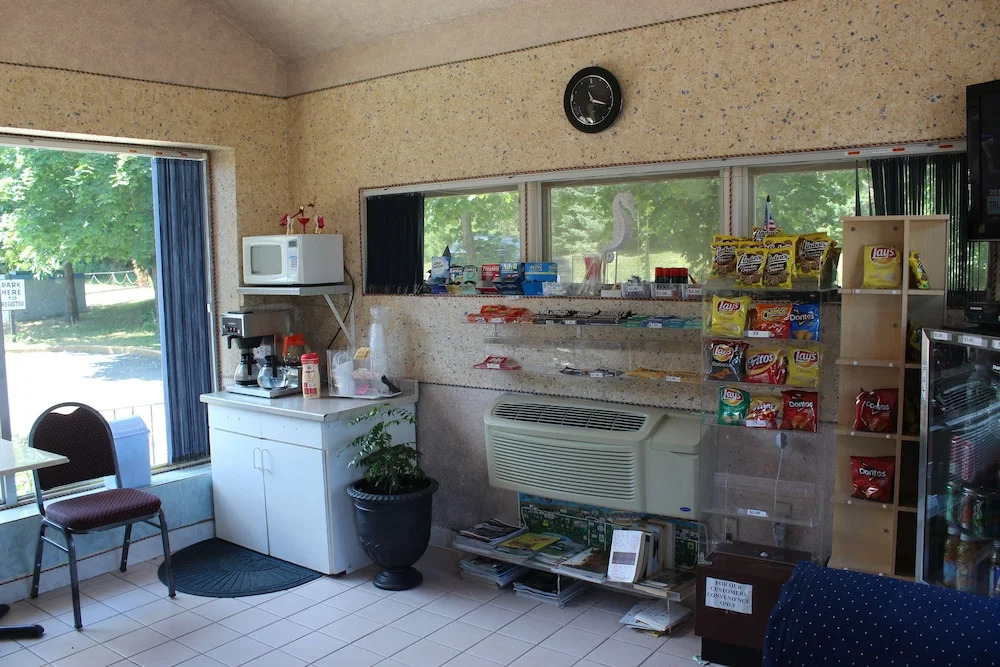 Tides Inn at Stehli Beach
