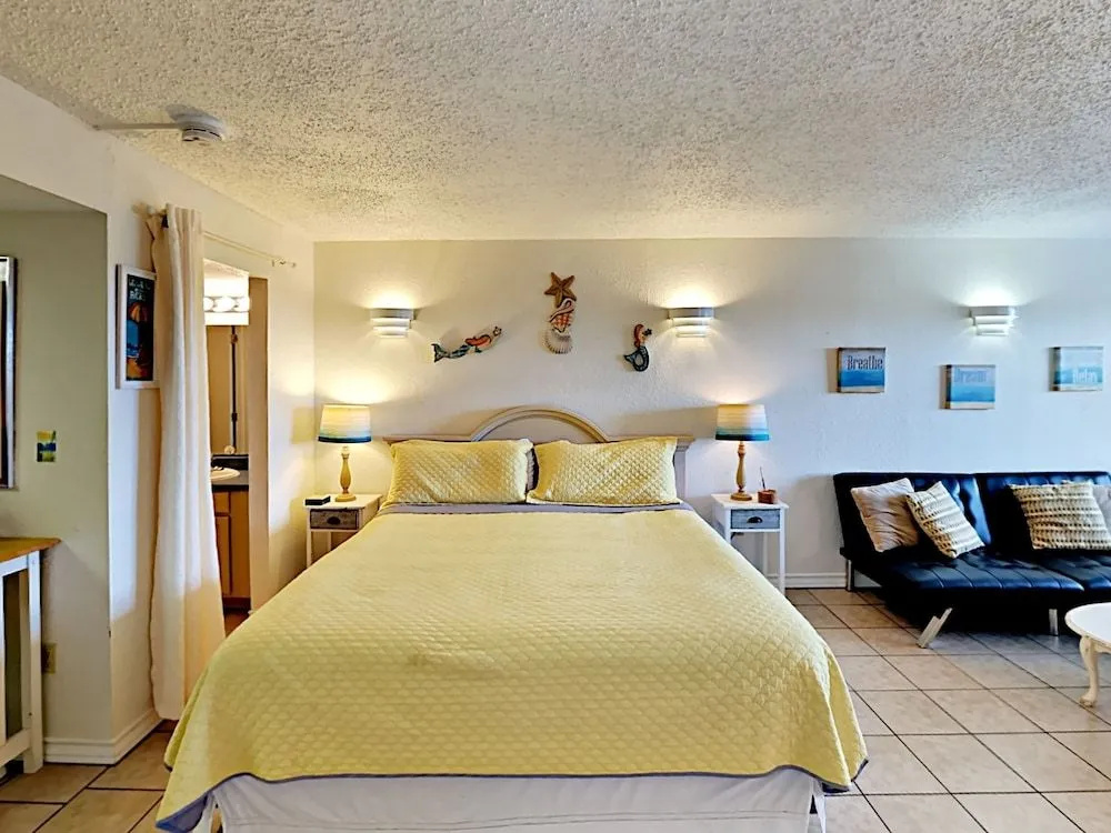 124 Sea Breeze - Island Time 1 Bedroom 1 Bathroom Condo