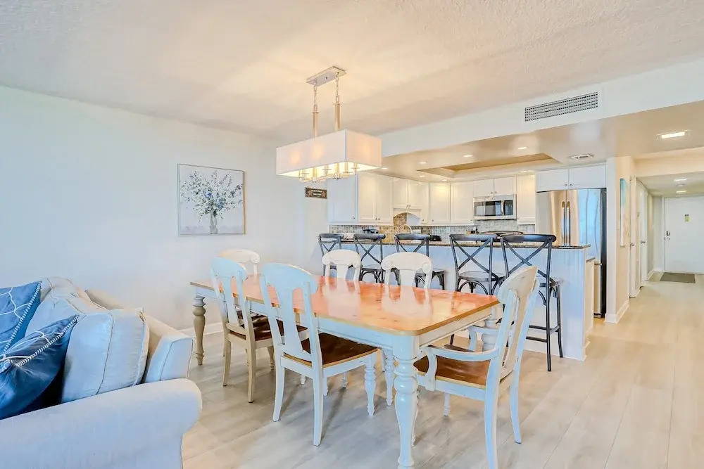 Oceanfront Condo With Beach Access, Patio, Outdoor Pools, Tennis Court, W/d, AC