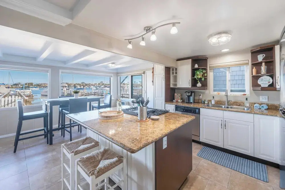 Coastal Bayside Condo Walkable to Sand & Surf