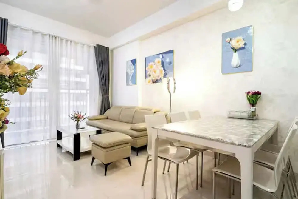 Vivian Boutique The Botanica Residence