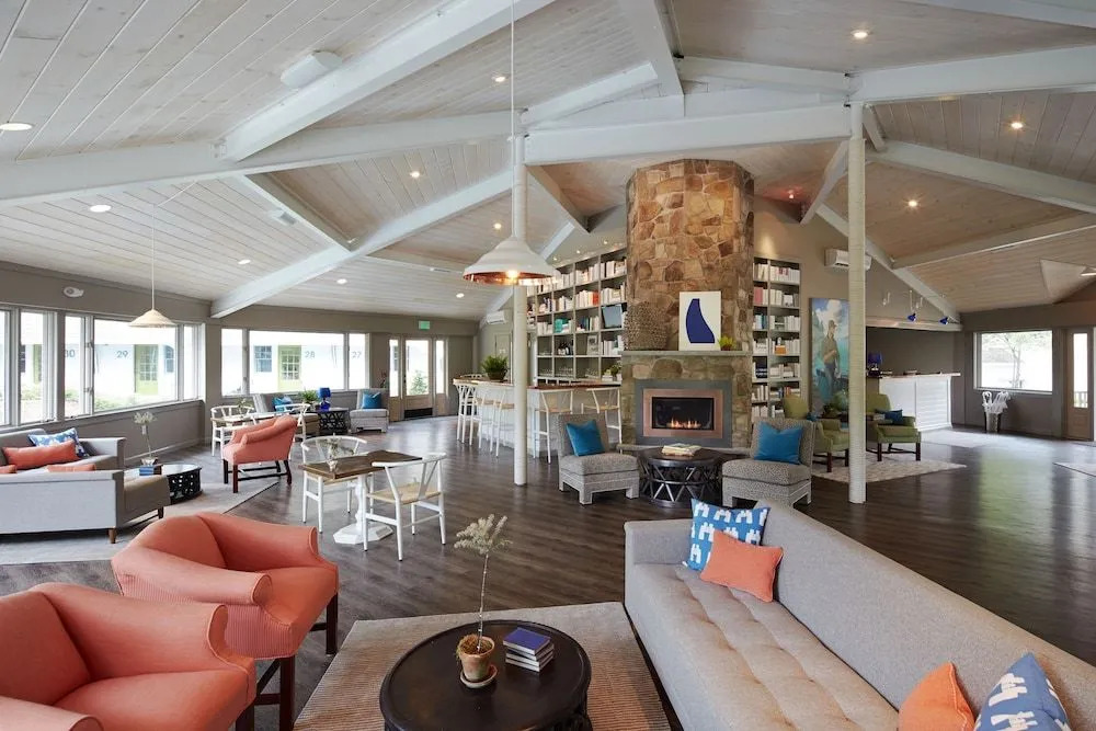 The Lodge on the Cove
