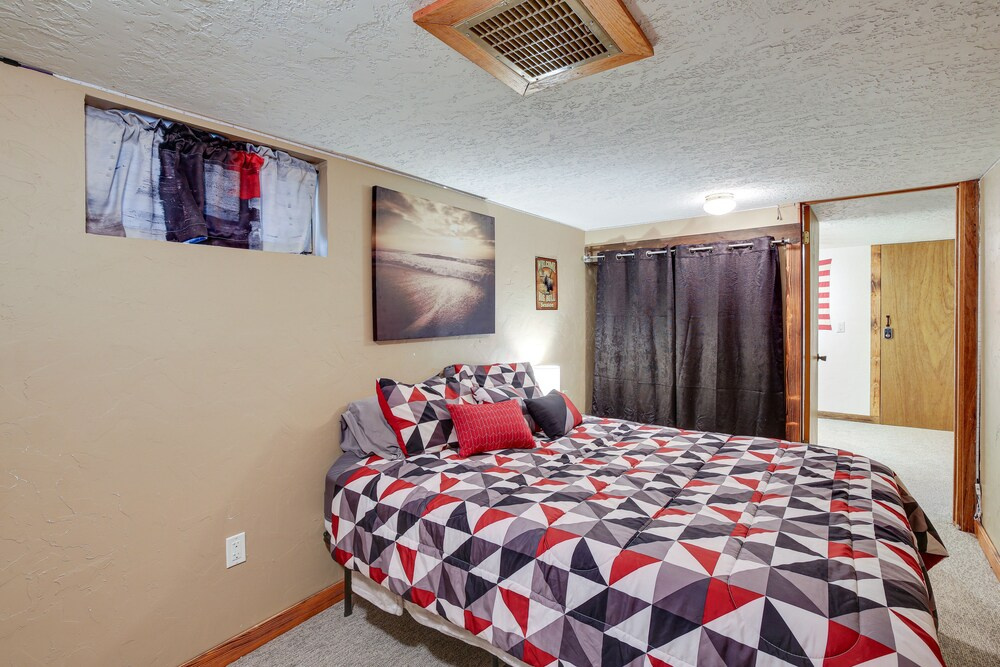Rustic Sturgis Cabin Rental in Black Hills Forest!