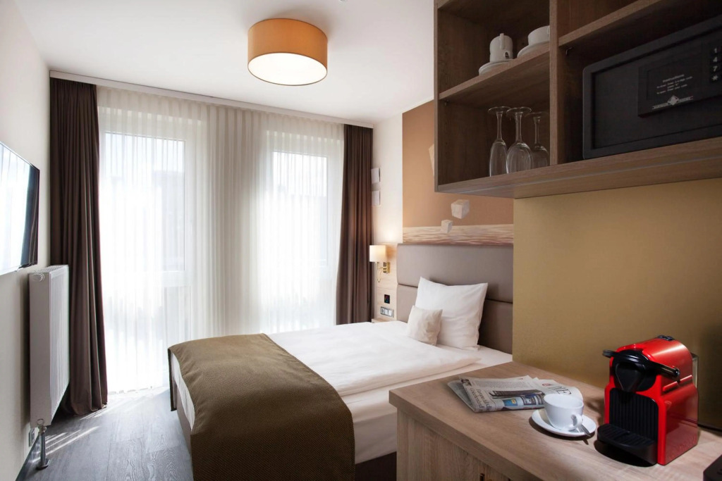 Stay! Hotel Boardinghouse