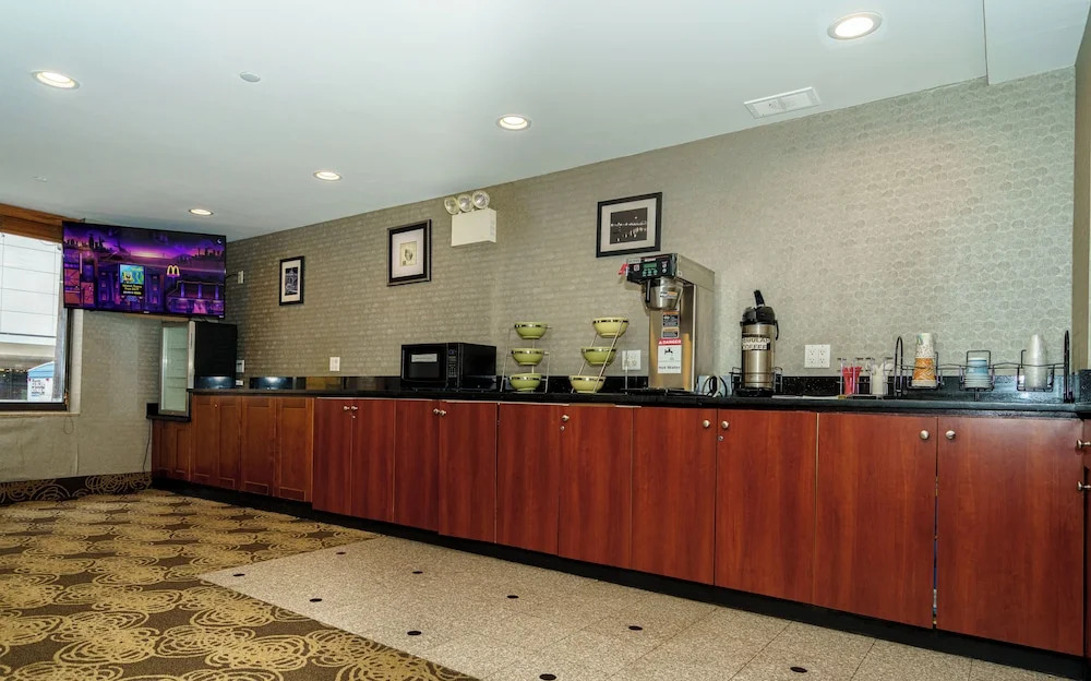 Sky Hotel Flushing/Laguardia Airport
