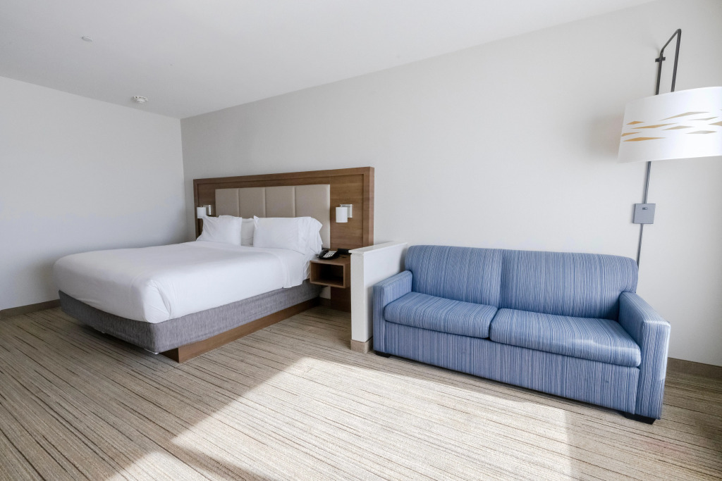 Holiday Inn Express & Suites Dallas Northeast - Arboretum by IHG