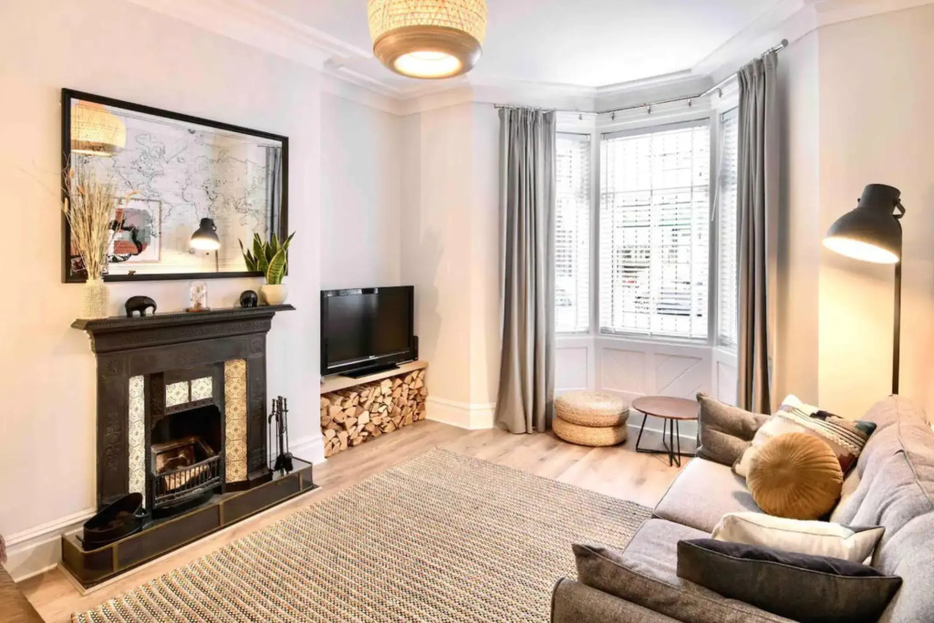 Luxury Coastal 3 Bed FAMILY Home In Whitley Bay - 5 Min To The Beach - Sleeps 8