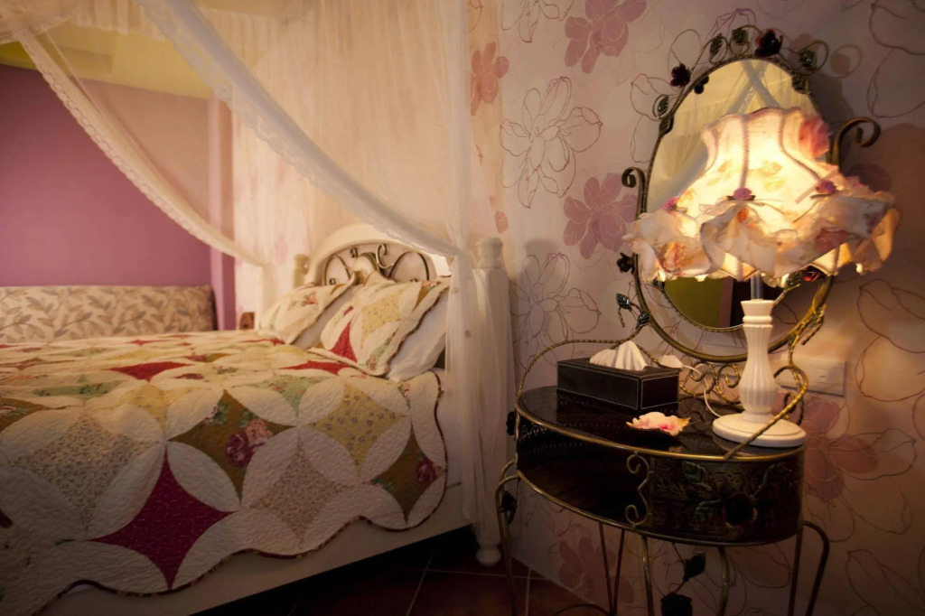 Cloudenjoy B & B