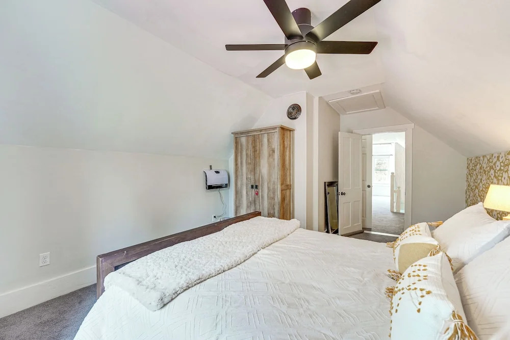 Lovely Ludlow Farmhouse ~ 1 Mi to Town & Slopes!