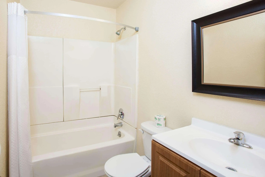 Travelodge by Wyndham Fresno Yosemite Area