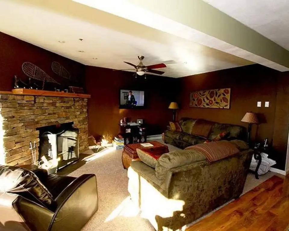 3 Br: Summit 205 C