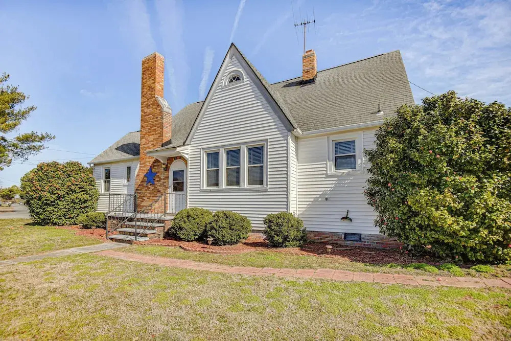 Charming Smithfield House: Walk to Downtown!