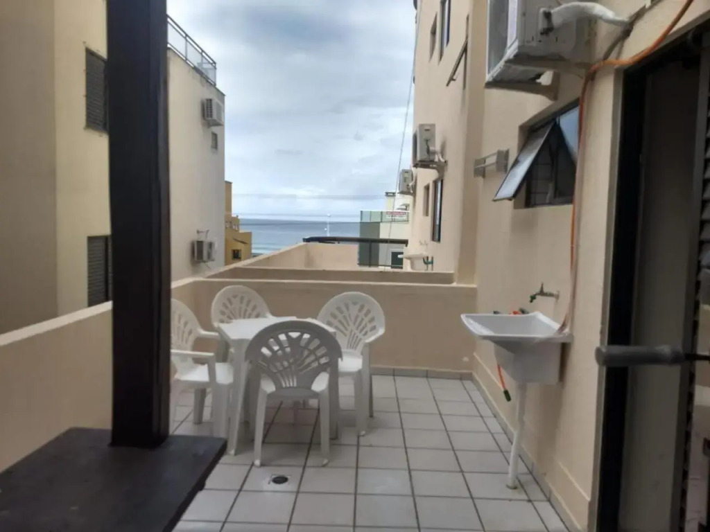 APTO 50M PRAIA- 4 PESSOAS, WIFI, SACADA, CHURRASQUEIRA, GARAGEM PARA VEICULOS PEQUENOS - Residencial Roveda