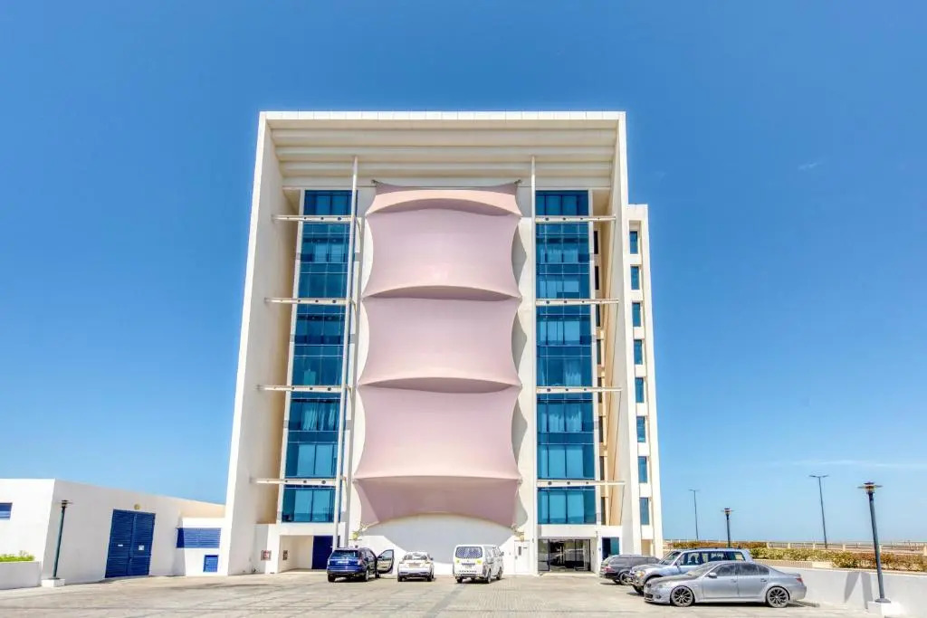 RH- Lagoon Apartments in Ras Al Khaimah, Sunny 3BR near public beach