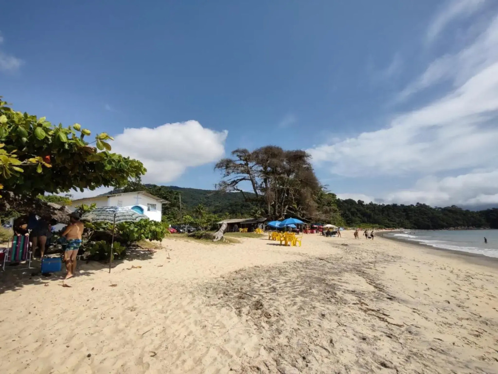 CASA 2 DORM UBATUBA PRAIA MARANDUBA no CONDOMINIO BRISAS DA PRAIA com Wifi Gratis, CHURRASQUEIRA 02 Vagas Garagem