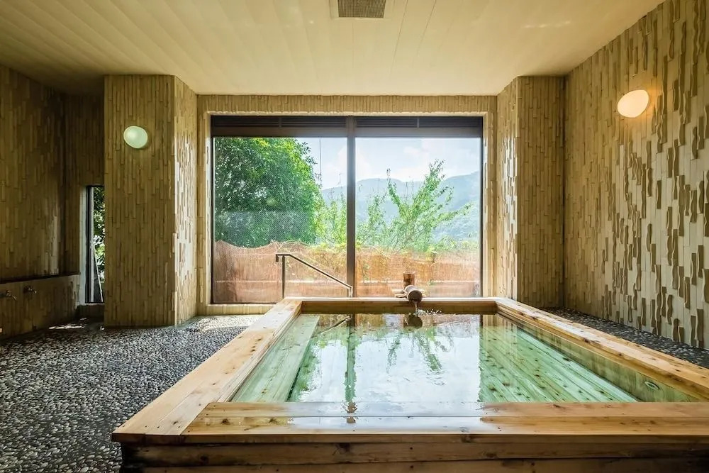 Yugawara Onsen Apolosou
