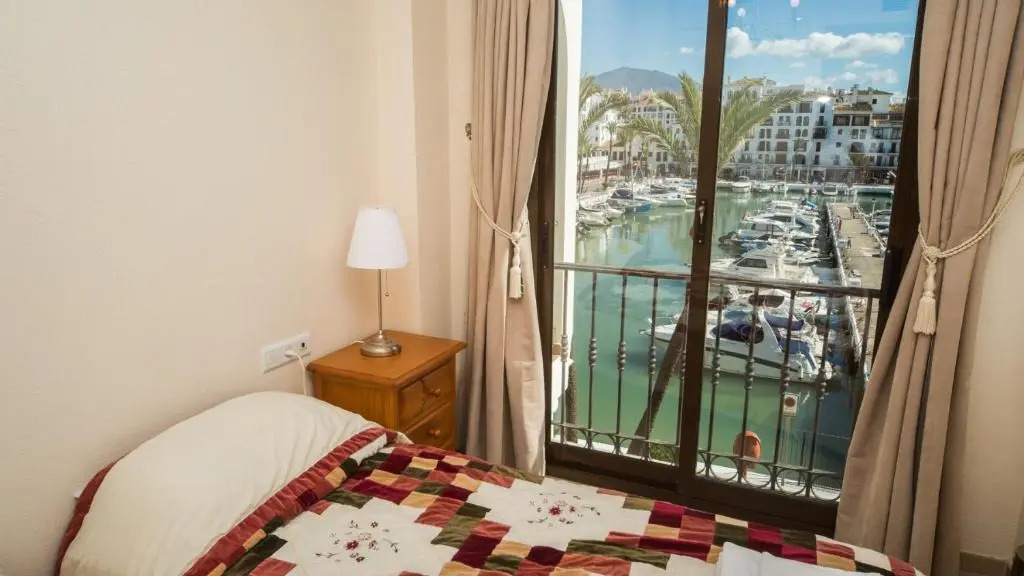 Marina Real 124
