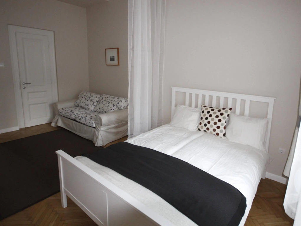 Guesthouse No. 7.